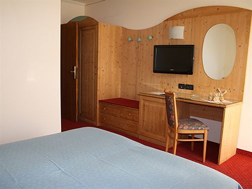 Ariston Hotel 3*
